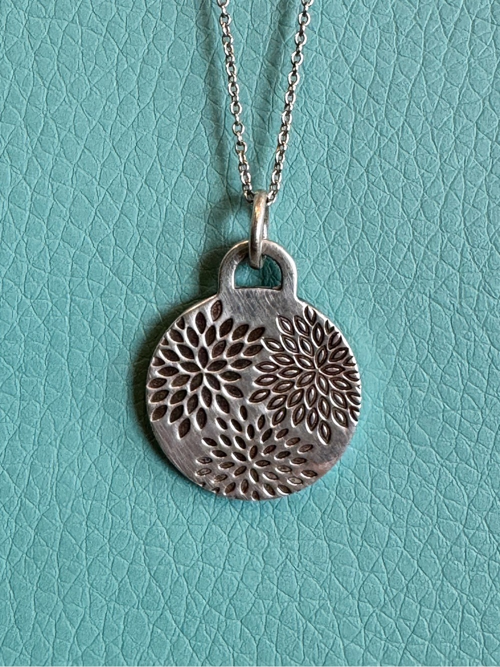 Tiffany & Co. Nagoya Marathon 2018 Necklace with Pendant - Picture 3 of 9